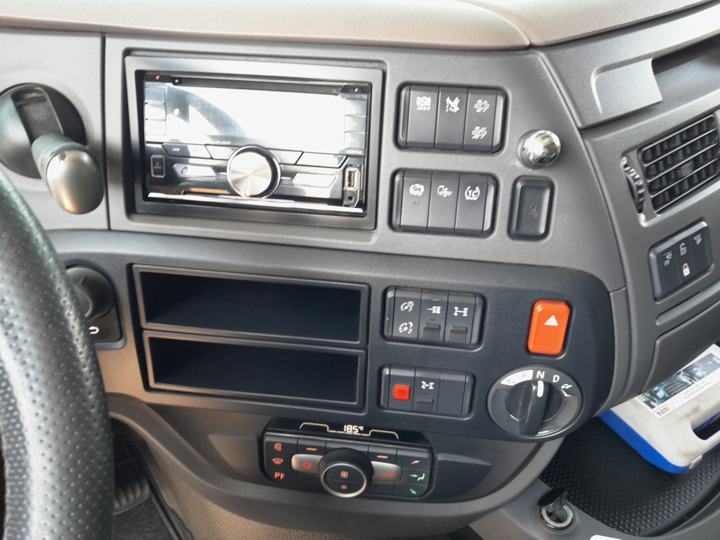 Cz Scania R 355 kW rok 2015, 782 000 km, Česko — foto 16 z 40