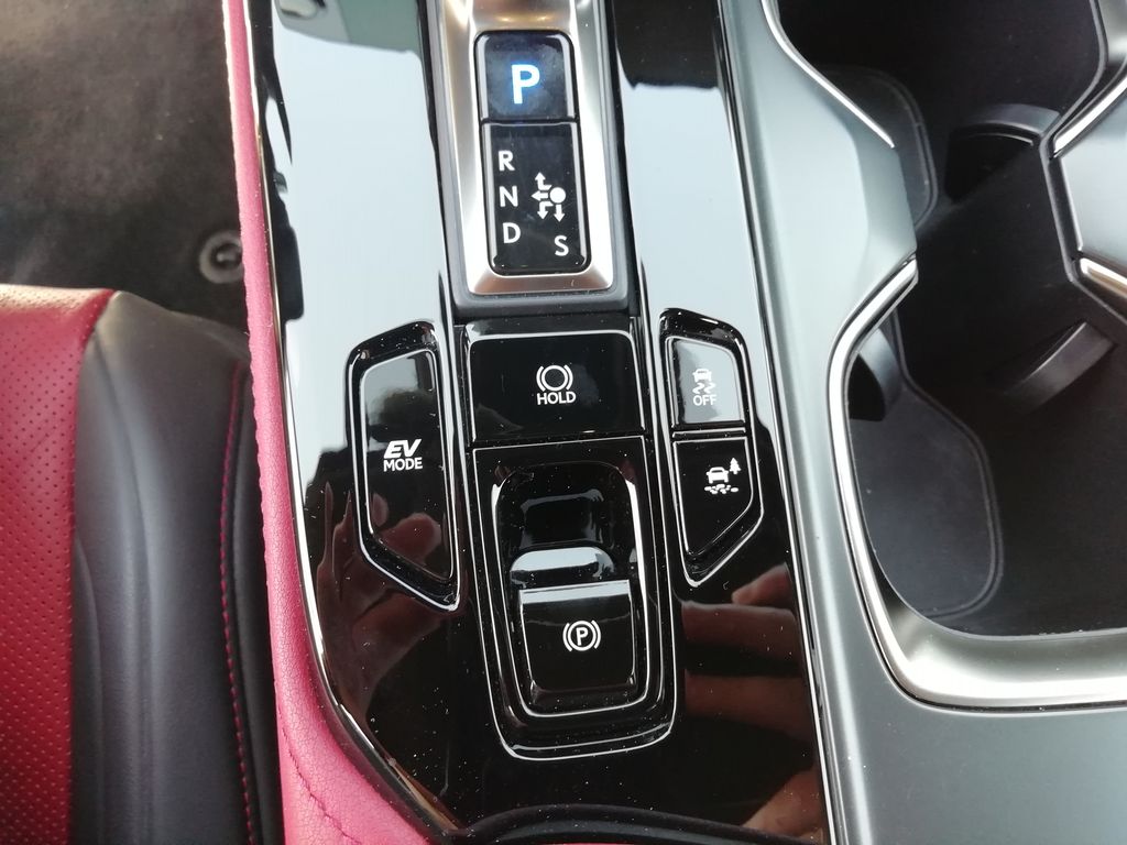 Lexus Nx 350h 2,5 140 kW automat, Česko — foto 3 z 26