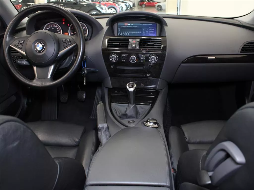 BMW 6 4.4 4,4 245kW Manuál 245 kW rok 2004, 148 250 km, Česko — foto 8 z 31