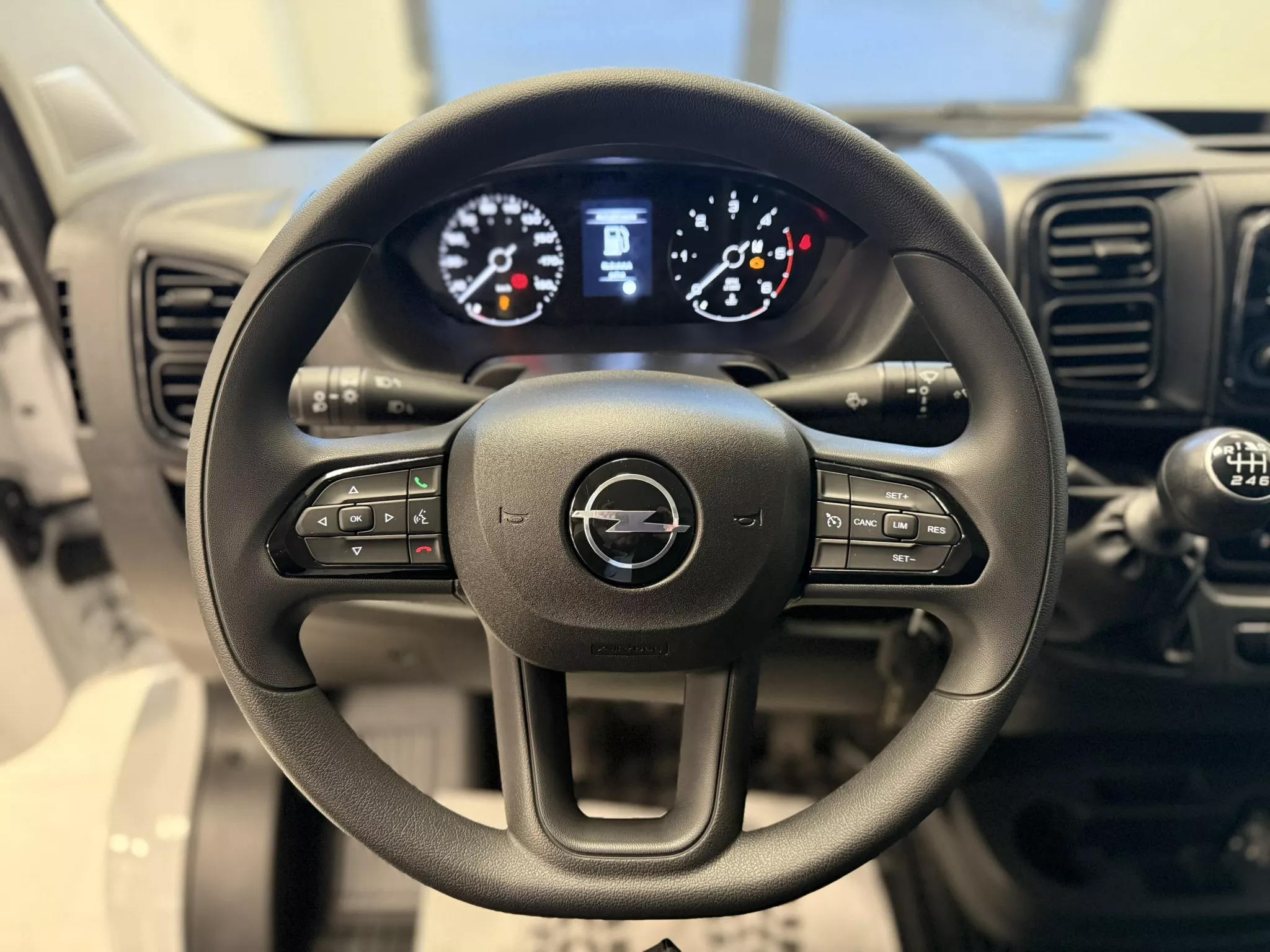 Opel Movano 2.2 CDTi 88kW 88 kW manuál, Česko — foto 6 z 20