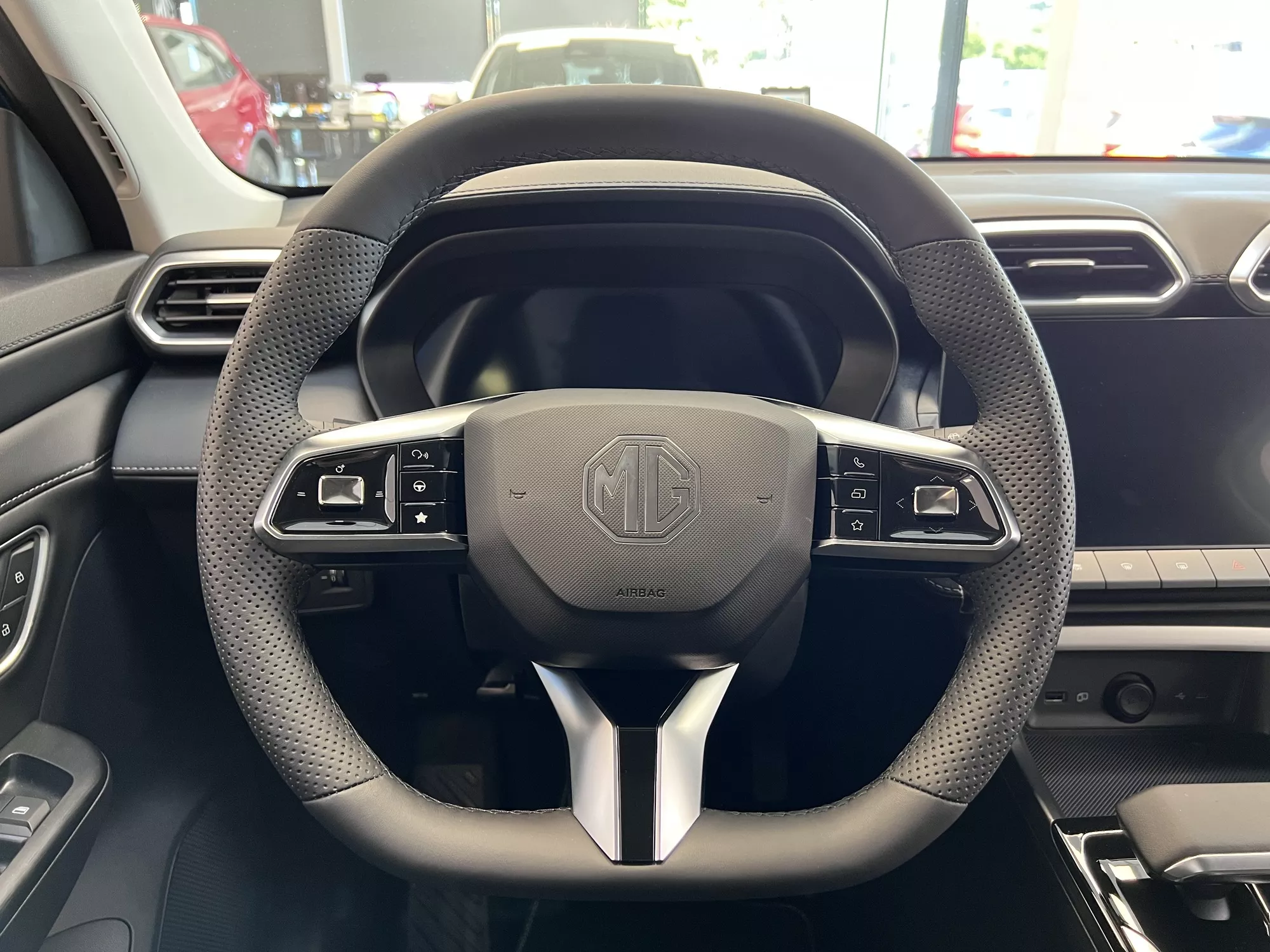 MG Zs Hev At 1.5 75 kW automat, Česko — foto 5 z 22