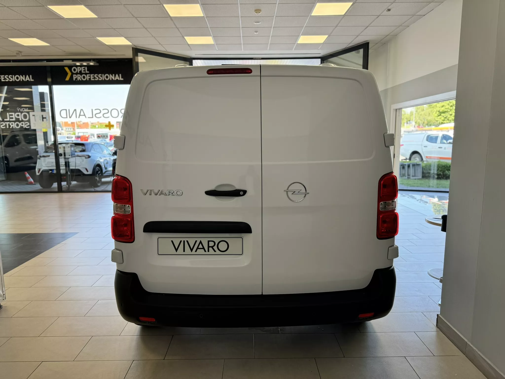 Opel Vivaro 2.2 CDTi 110kW 110 kW manuál, Česko — foto 5 z 23