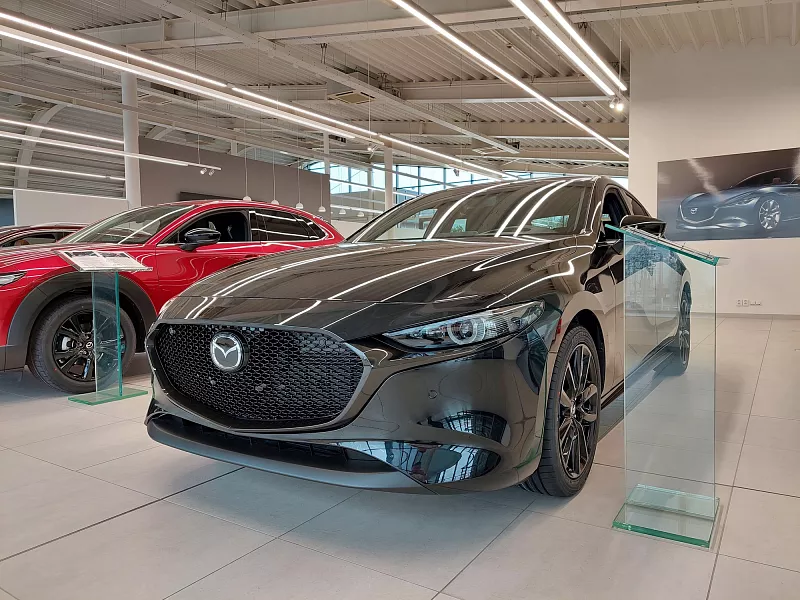 Mazda 3 2.0 137 kW automat, Česko — foto 8 z 11