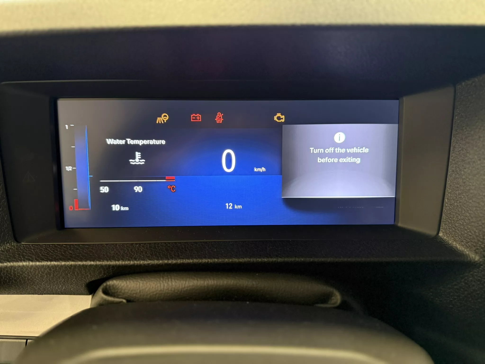 Opel Vivaro Crew-Van FlexSpace 2.2 132 kW CDTi automat, Česko — foto 9 z 23