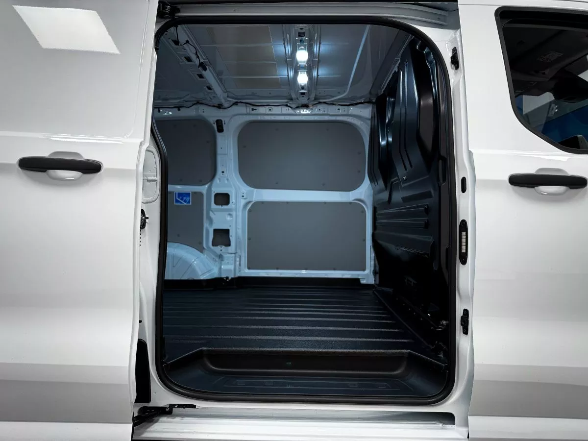 Ford Transit Custom 2.0 100kW 2,0 100 kW manuál, Česko — foto 6 z 25