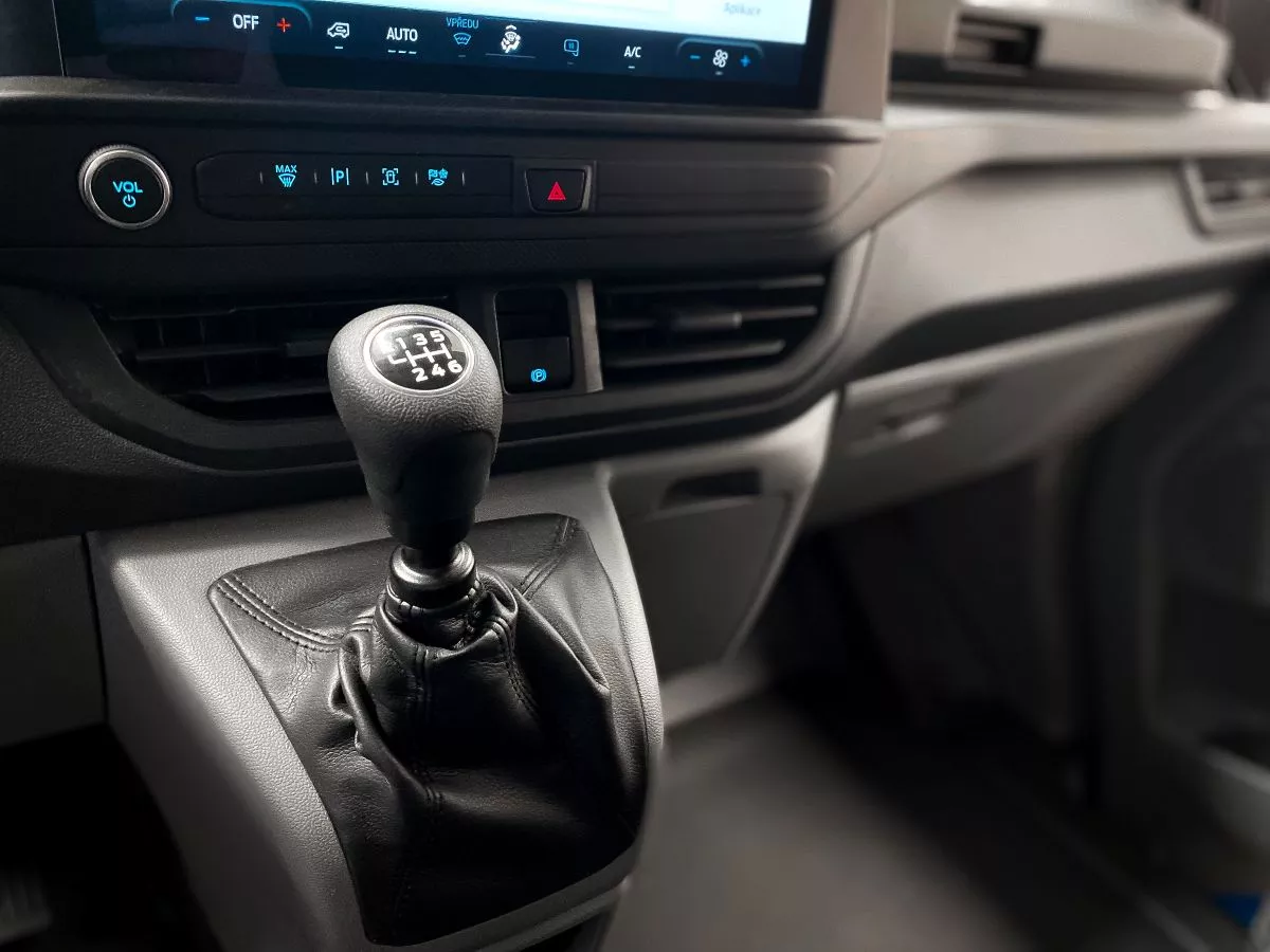 Ford Transit Custom 2.0 100kW 2,0 100 kW manuál, Česko — foto 9 z 25