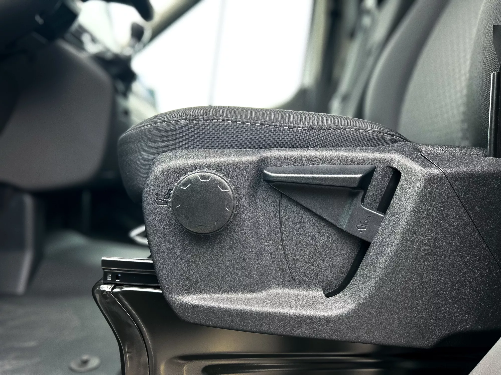 Ford Transit 2.0 121 kW 2,0 manuál, Česko — foto 12 z 33