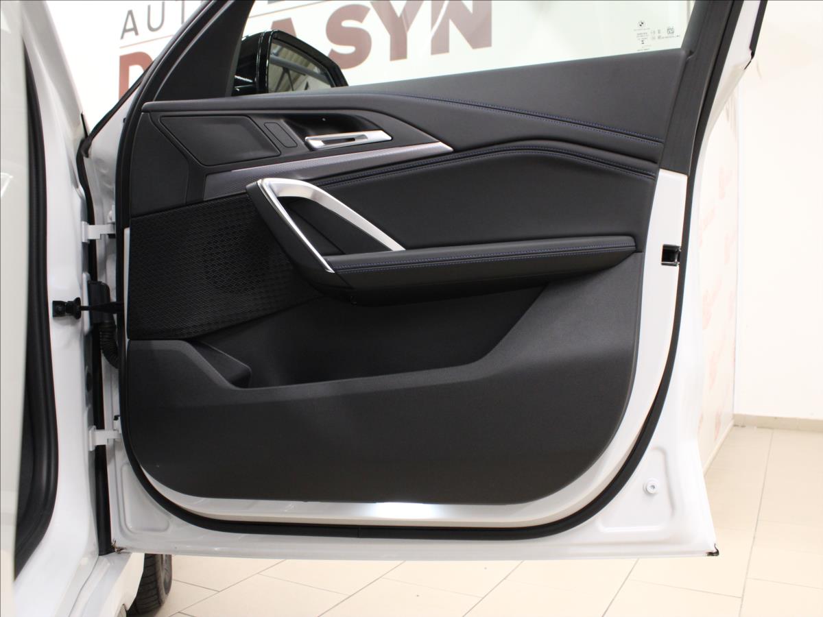 BMW x1 xDrive 145 kw automat, Česko — foto 8 z 32