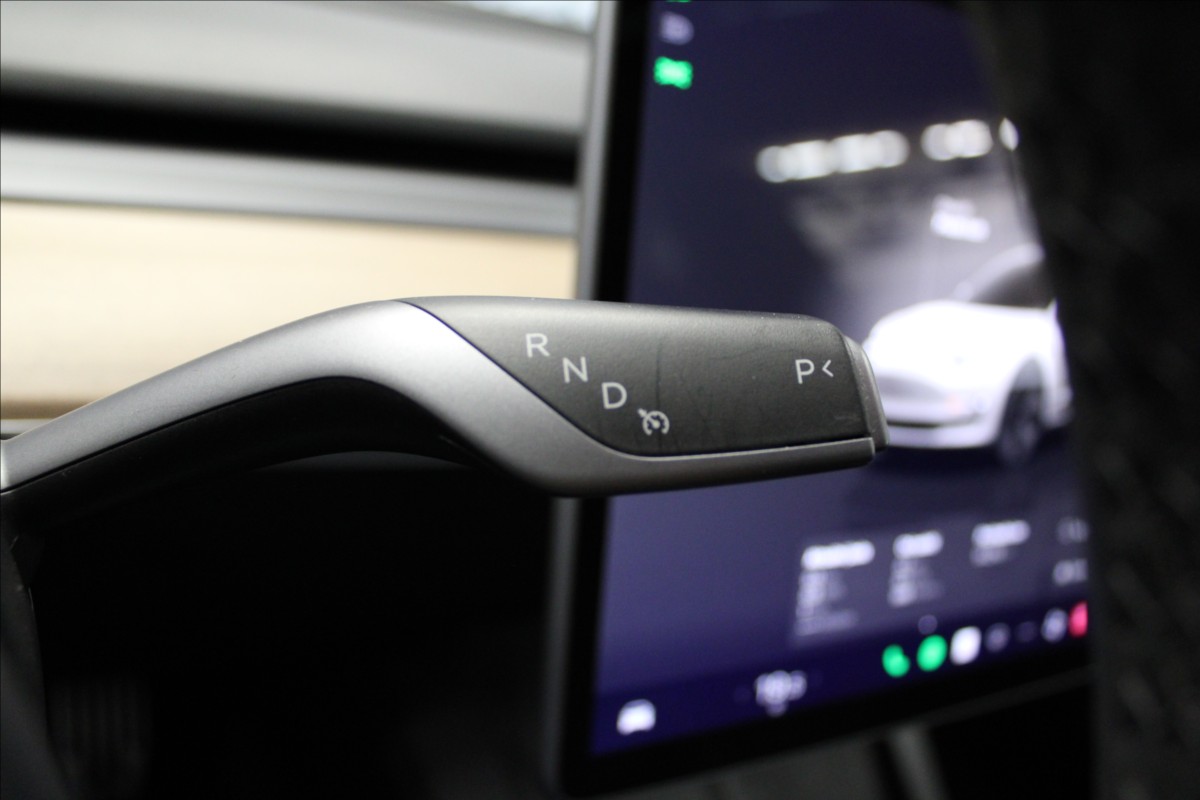 Tesla Model 3 208 kW automat, Česko — foto 15 z 29