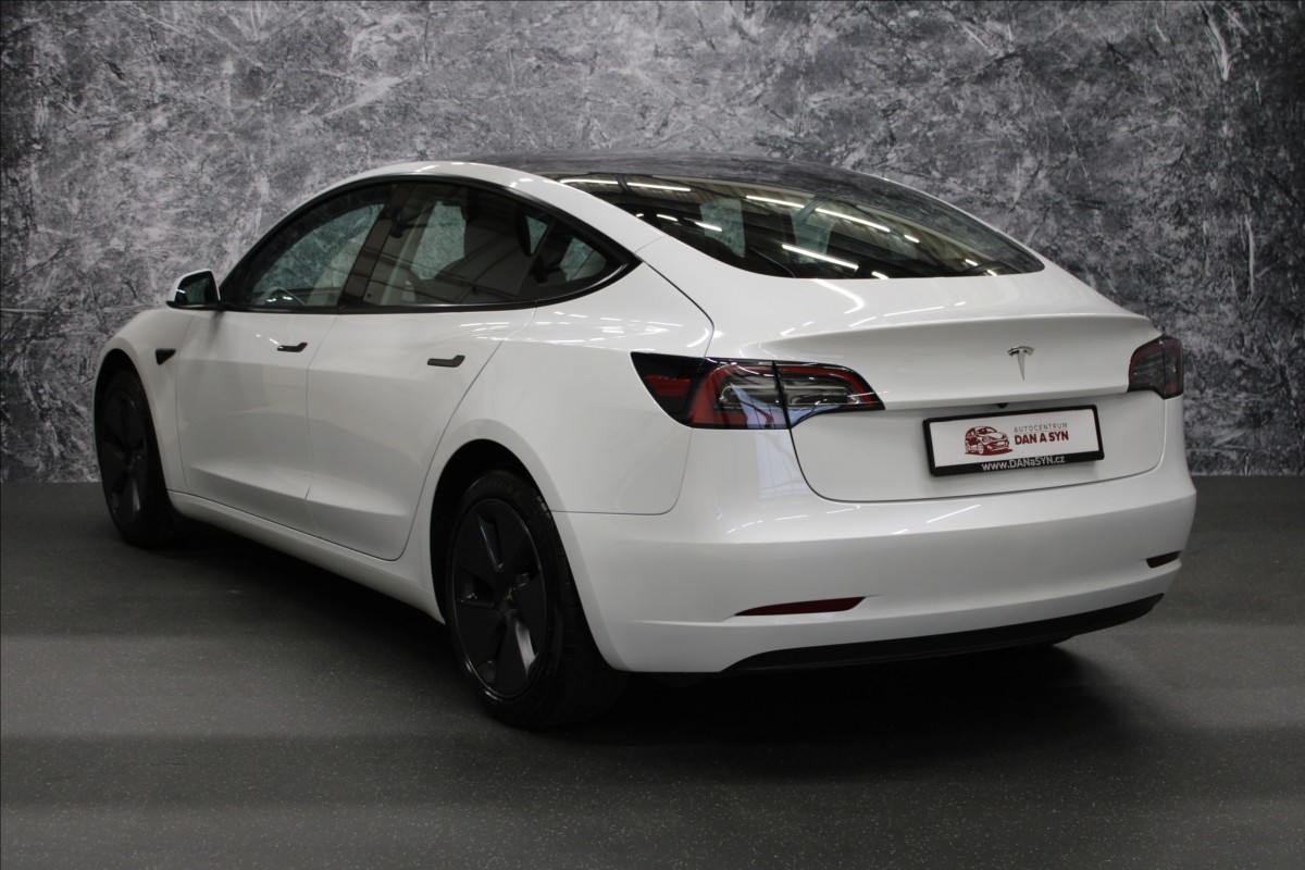 Tesla Model 3 208 kW automat, Česko — foto 3 z 29