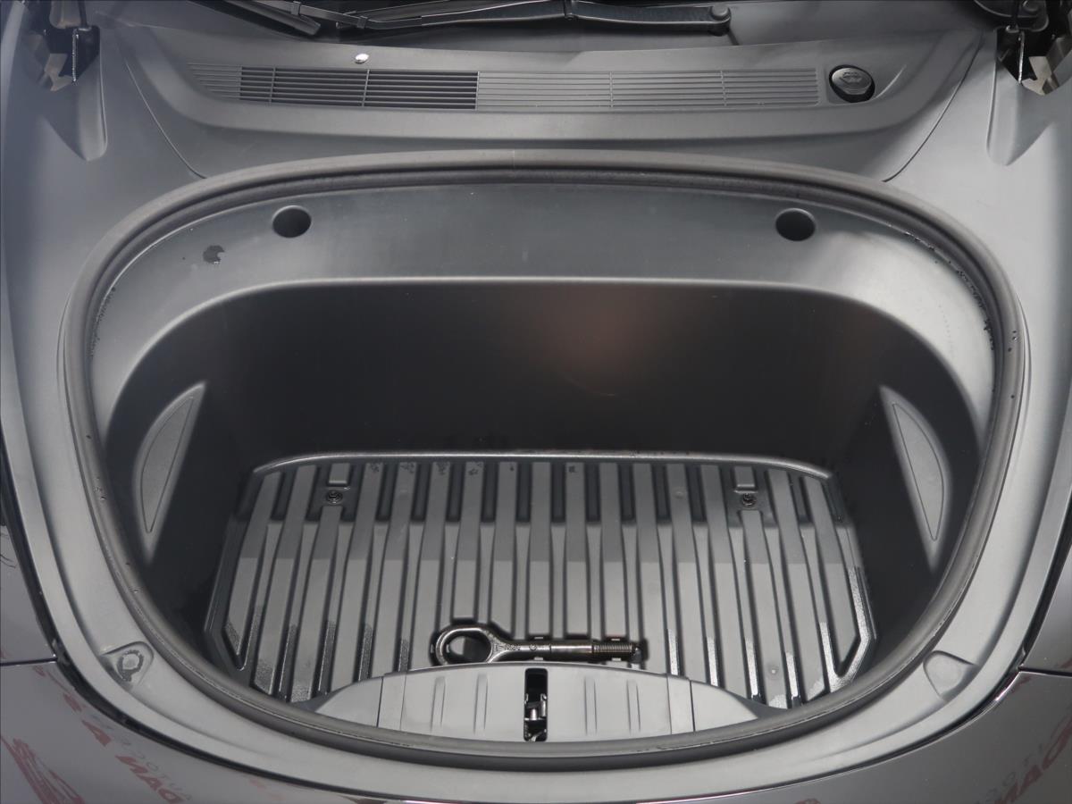 Tesla Model 3 208 kW automat, Česko — foto 10 z 34