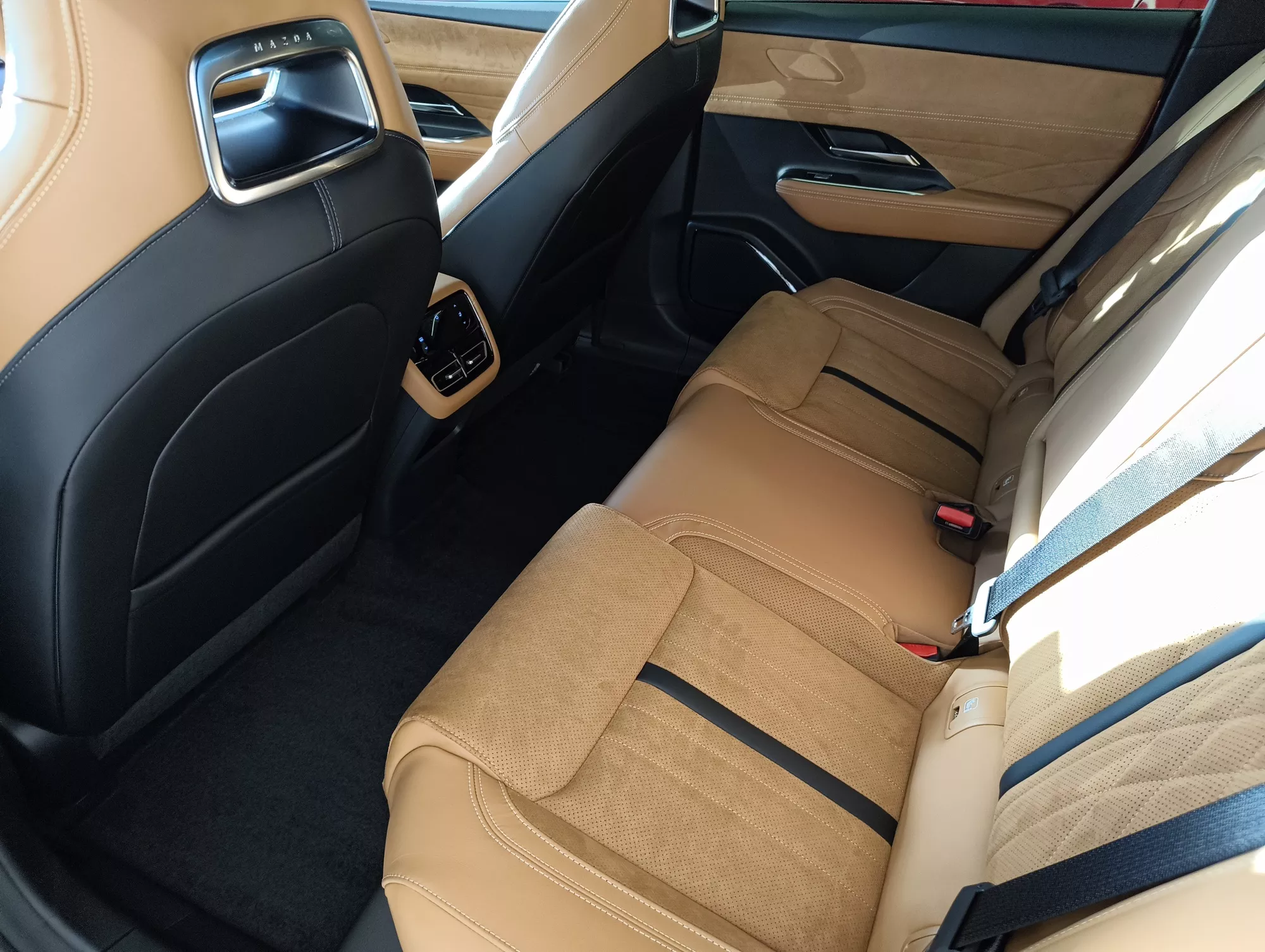 Mazda 6e automat, Česko — foto 6 z 11