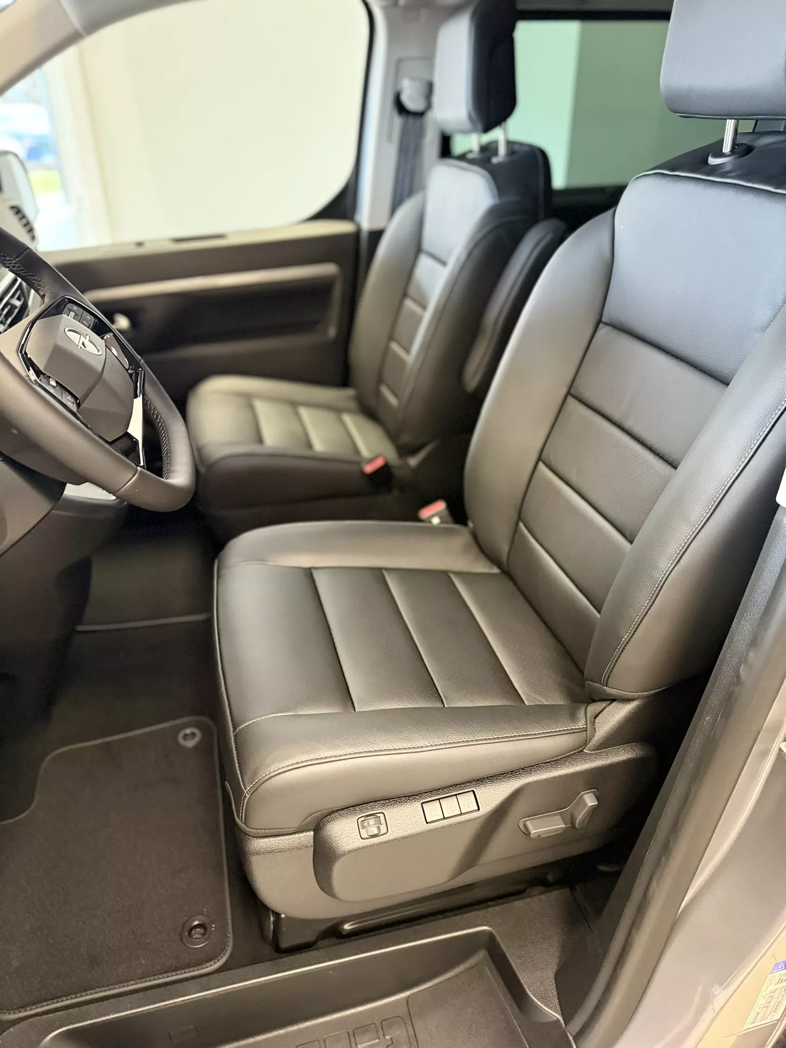 Opel Zafira l2 2.2 CDTi 132 kW automat, Česko — foto 11 z 27