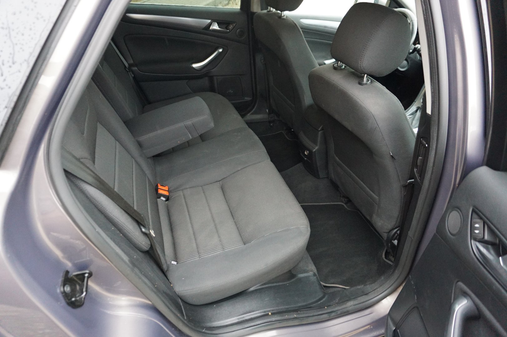 Ford automatic rok 2011, 171 000 km, Česko — foto 11 z 37