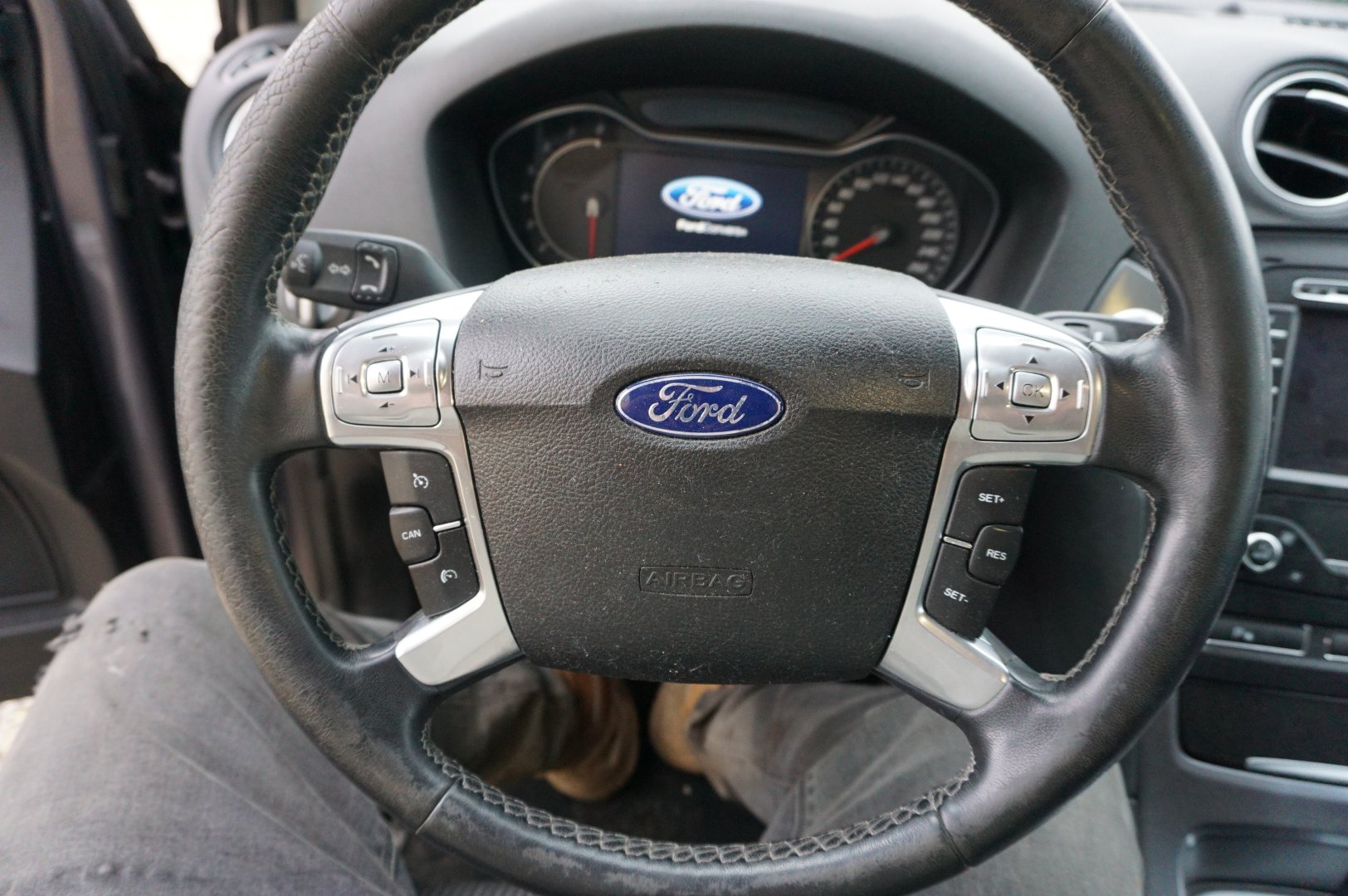 Ford automatic rok 2011, 171 000 km, Česko — foto 16 z 37