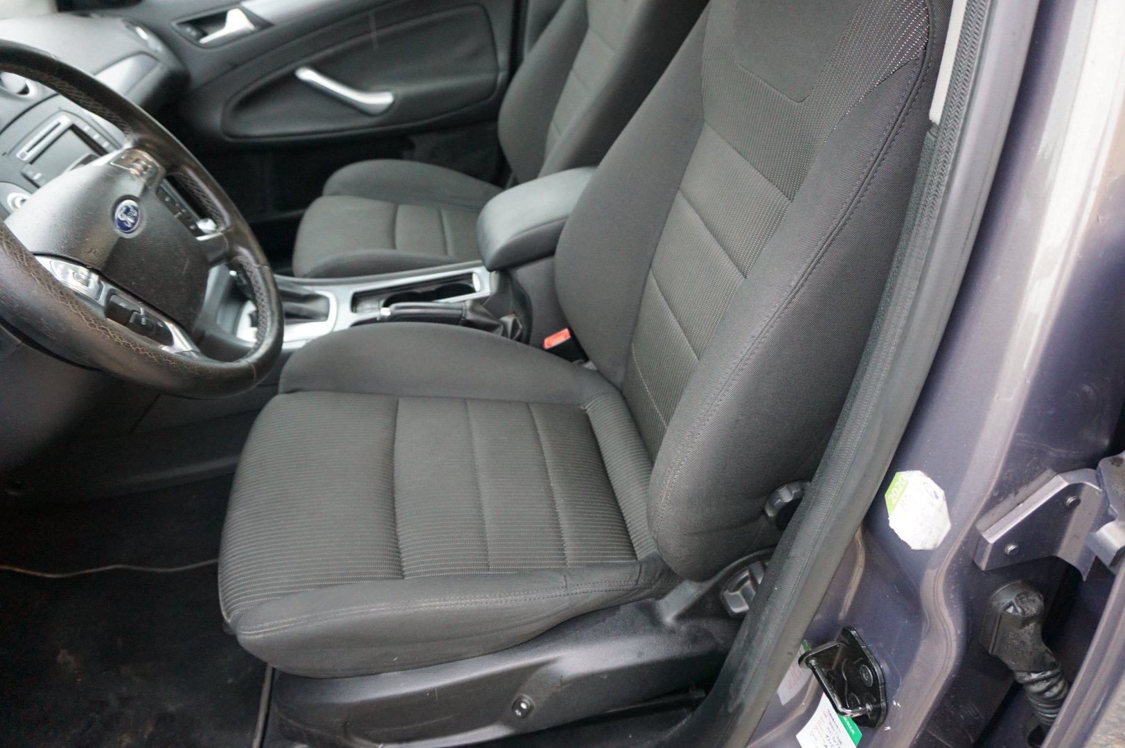 Ford automatic rok 2011, 171 000 km, Česko — foto 8 z 37