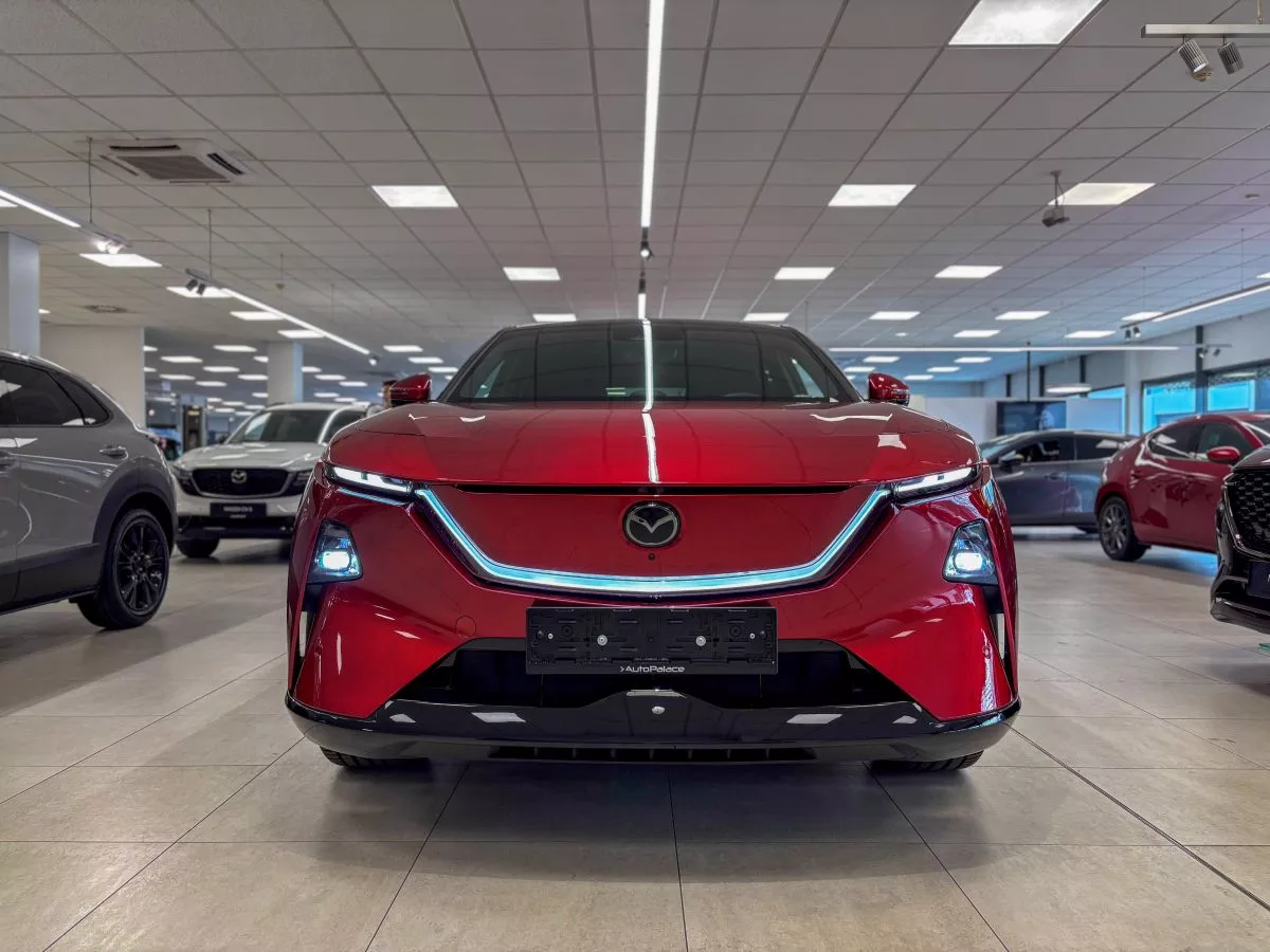 Mazda CX-6e 190 kW automat, Česko — foto 2 z 19