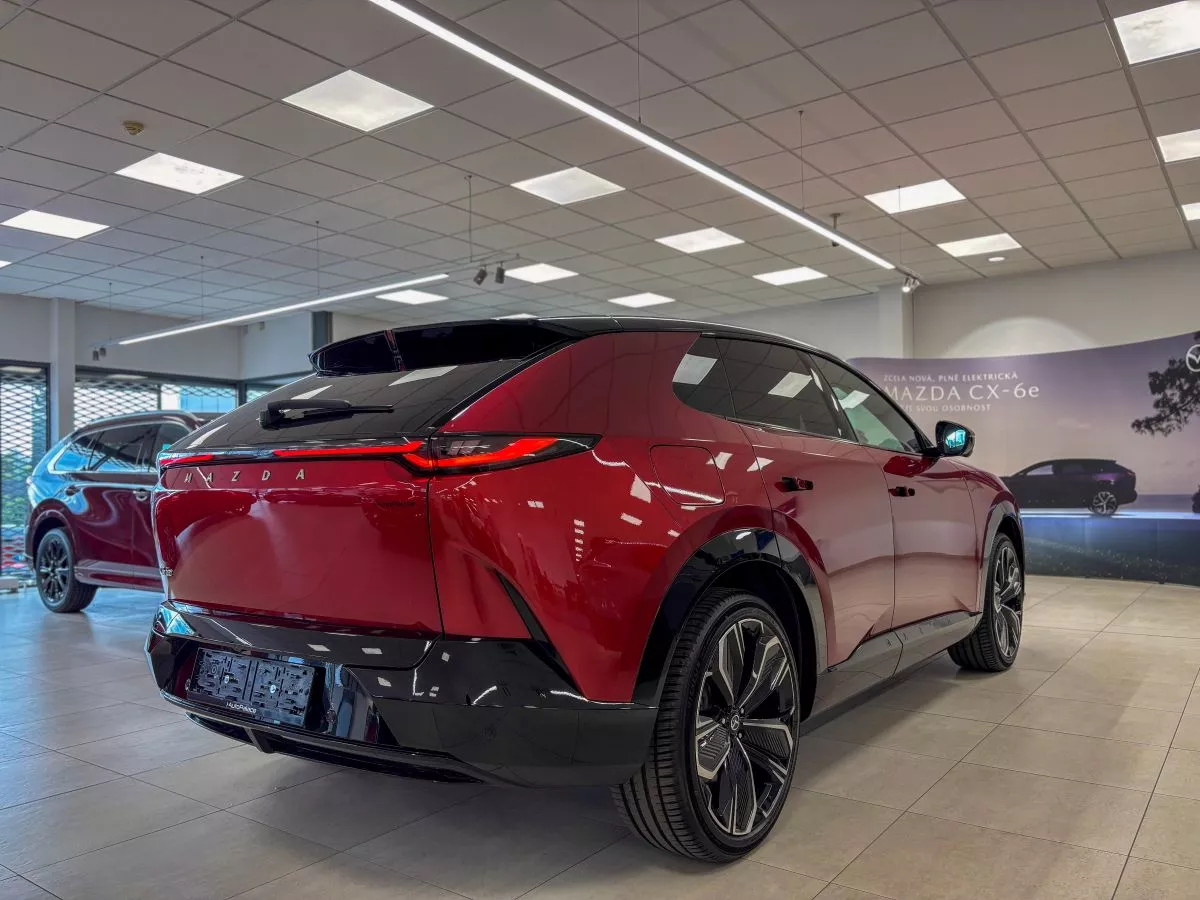 Mazda CX-6e 190 kW automat, Česko — foto 3 z 19