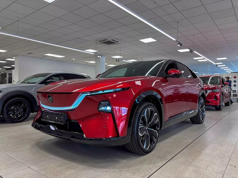 Mazda CX-6e 190 kW automat, Česko — foto 9 z 19