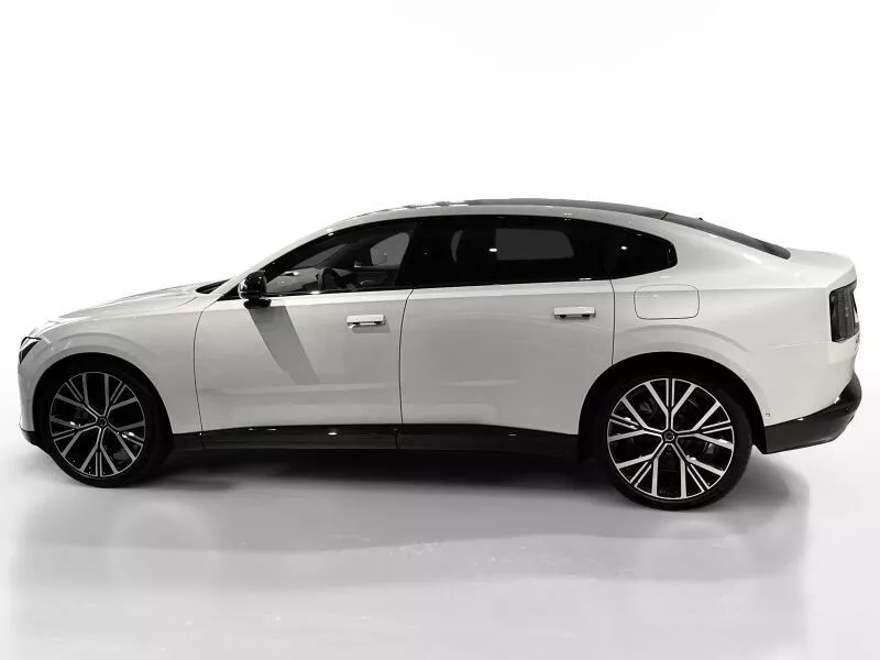 Volvo ES90 245 kW automat, Česko — foto 3 z 15