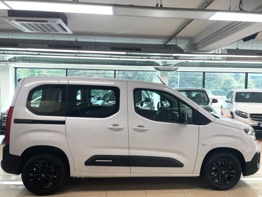 Citroen Berlingo Osobní Plus 1.5 BlueHDi 75 kW manual rok 2024, 14 200 km, Česko — foto 13 z 51