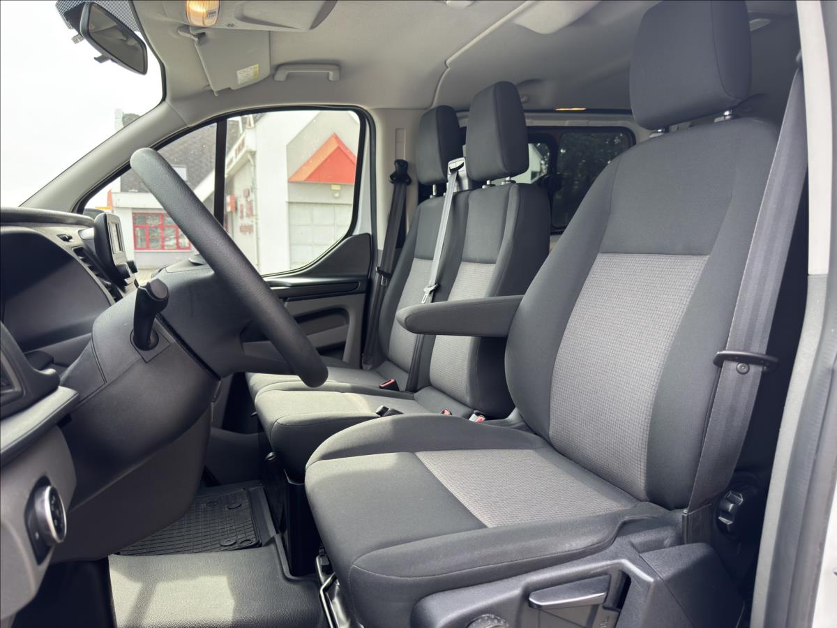 Ford Transit Custom Nafta 2.0 TD 77 kW automatic rok 2023, Česko — foto 7 z 14