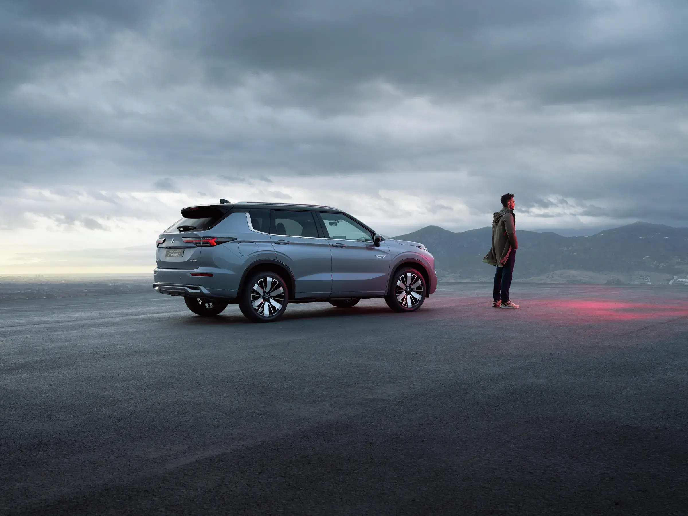 Mitsubishi Outlander PHEV, Polsko — foto 2 z 6