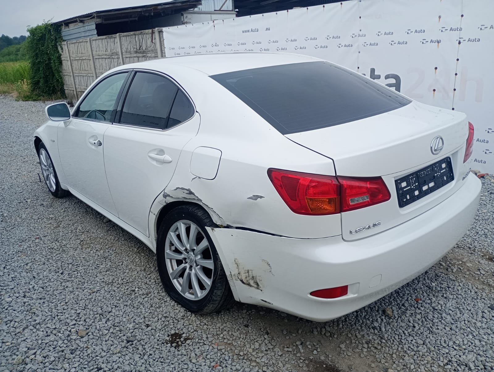 Lexus IS220d 130 kW manuál, 208 000 km, Polsko — foto 4 z 16