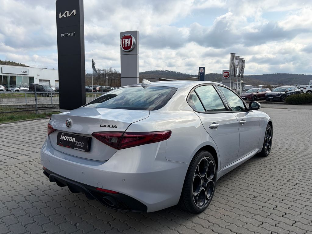 Alfa Romeo Giulia 280k 4x4 2.0t automat, 99 000 km, Česko — foto 3 z 22