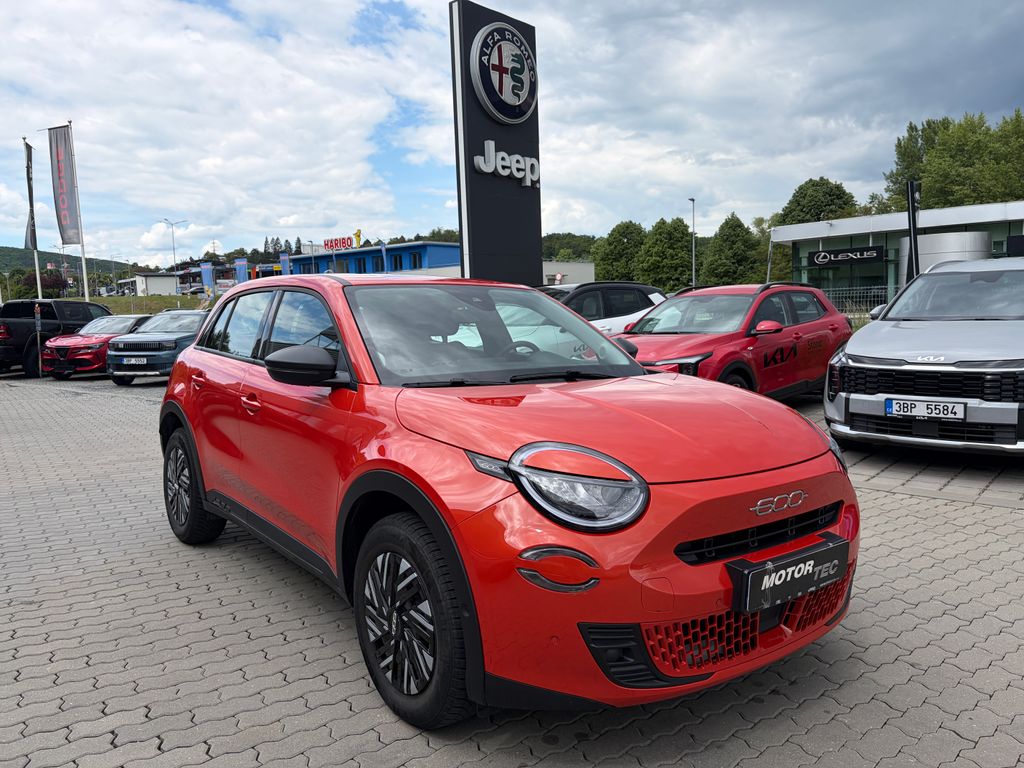 Fiat 600 1.2 t MHEV automat, 22 000 km, Česko — foto 2 z 16
