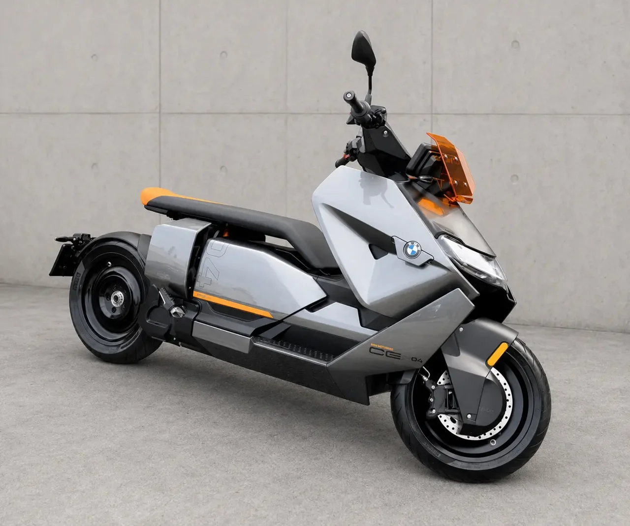BMW Ce 04, 1 085 km, Polsko — foto 2 z 2