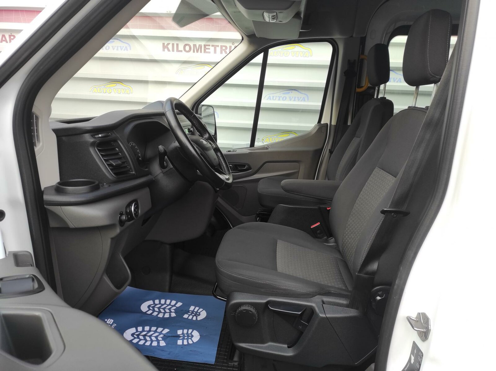 Ford Transit 2 2,0 dCi 96 kW manual rok 2017, 133 600 km, Česko — foto 12 z 31