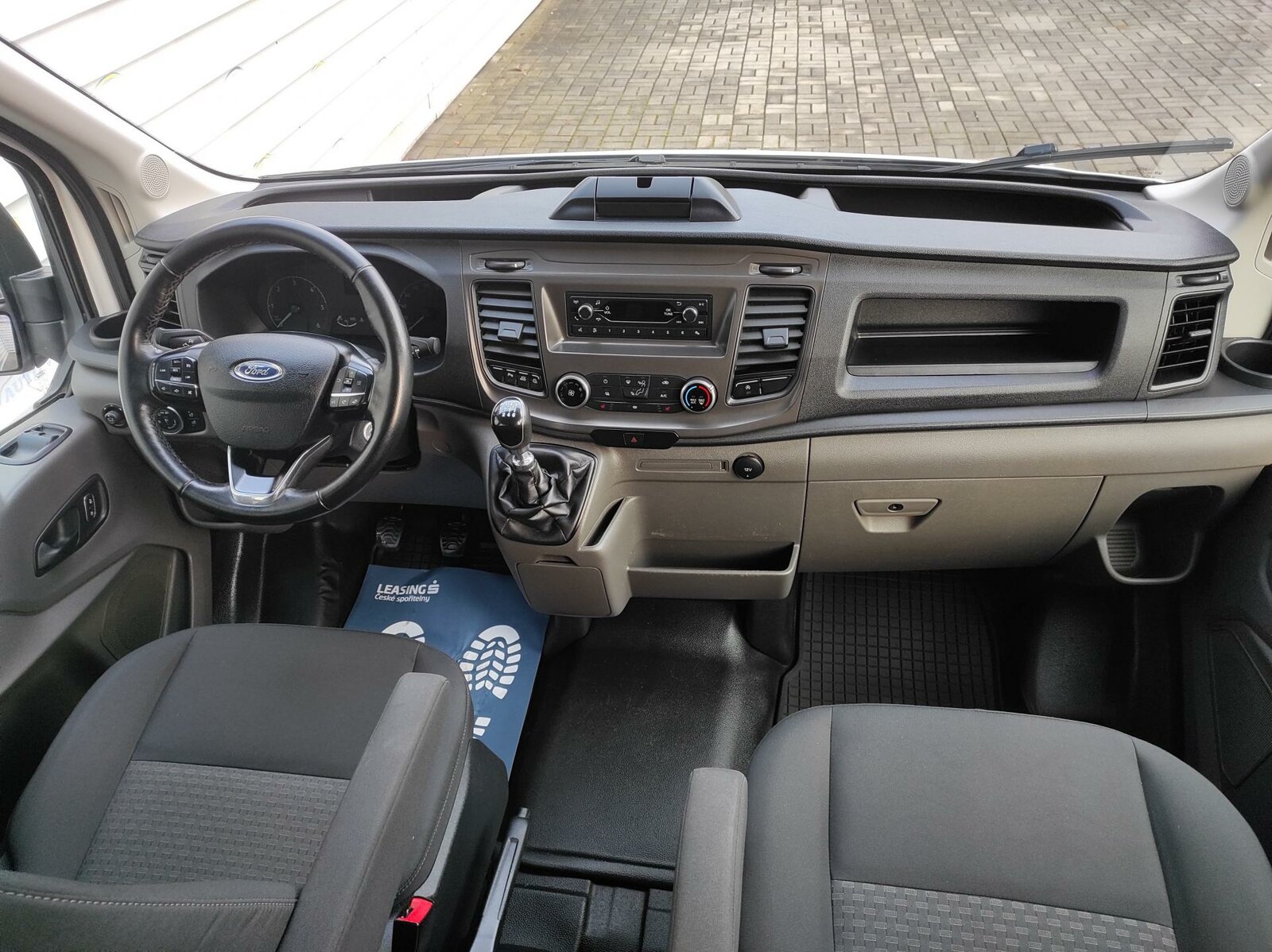 Ford Transit 2 2,0 dCi 96 kW manual rok 2017, 133 600 km, Česko — foto 16 z 31