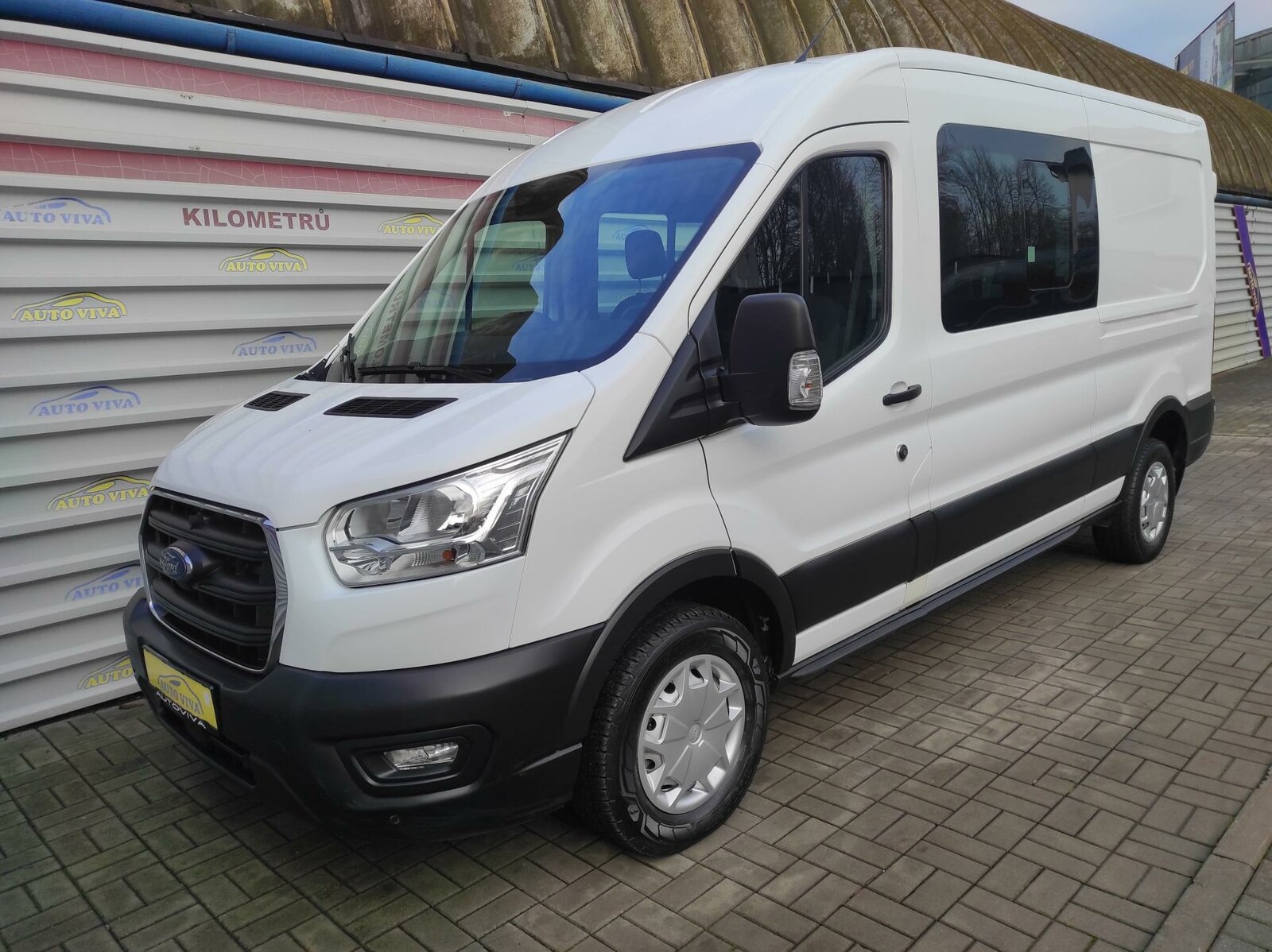 Ford Transit 2 2,0 dCi 96 kW manual rok 2017, 133 600 km, Česko — foto 2 z 31
