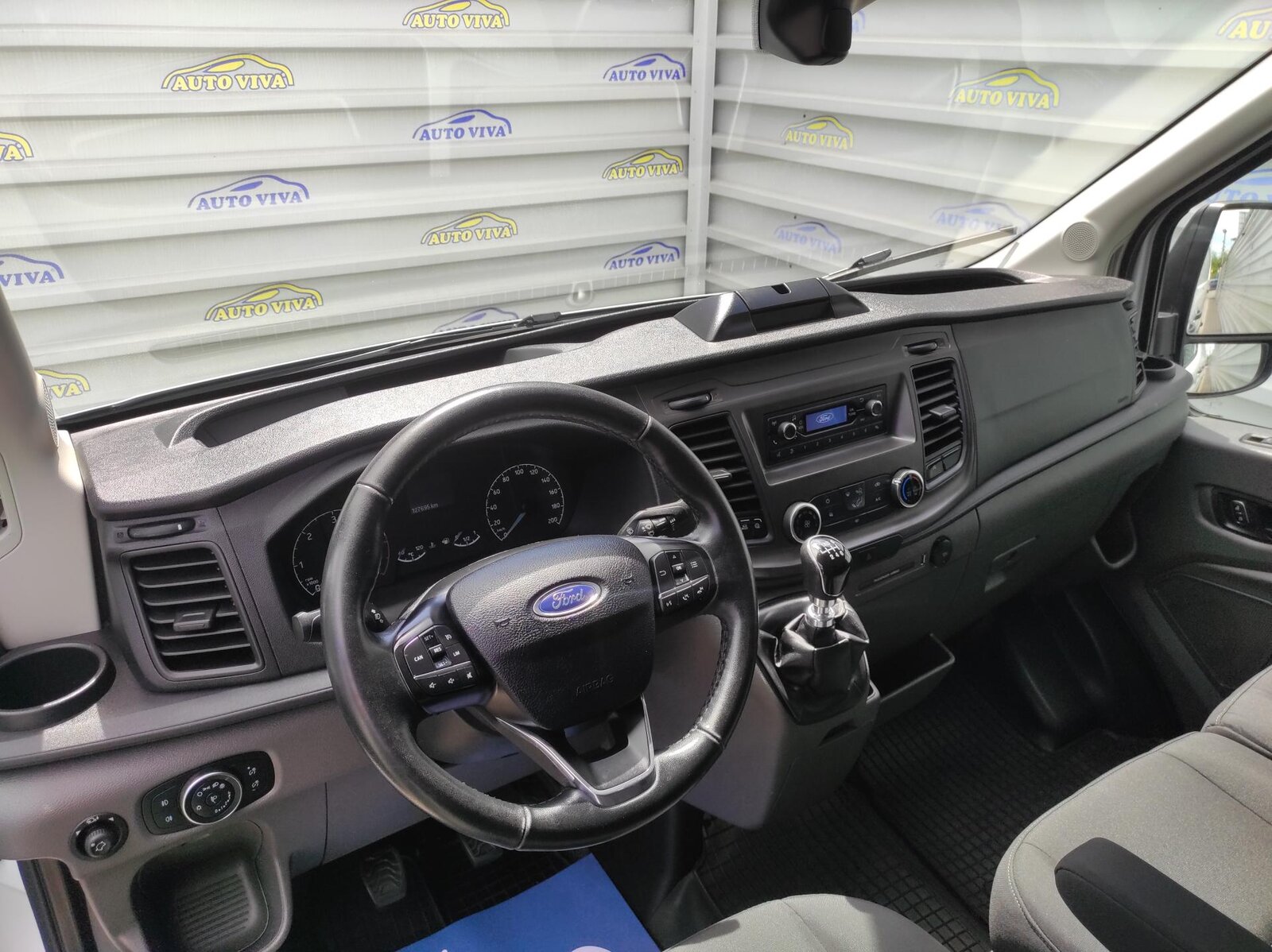 Ford Transit 2 2.0 125kw manual rok 2022, 94 200 km, Česko — foto 13 z 40