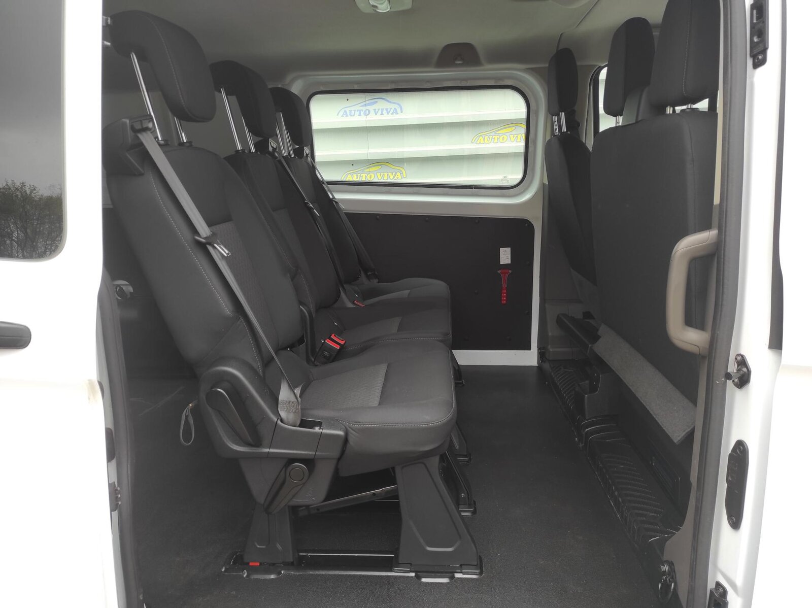Ford Transit Custom 2 2.0 mhev 96 kW manual rok 2023, 102 500 km, Česko — foto 12 z 44