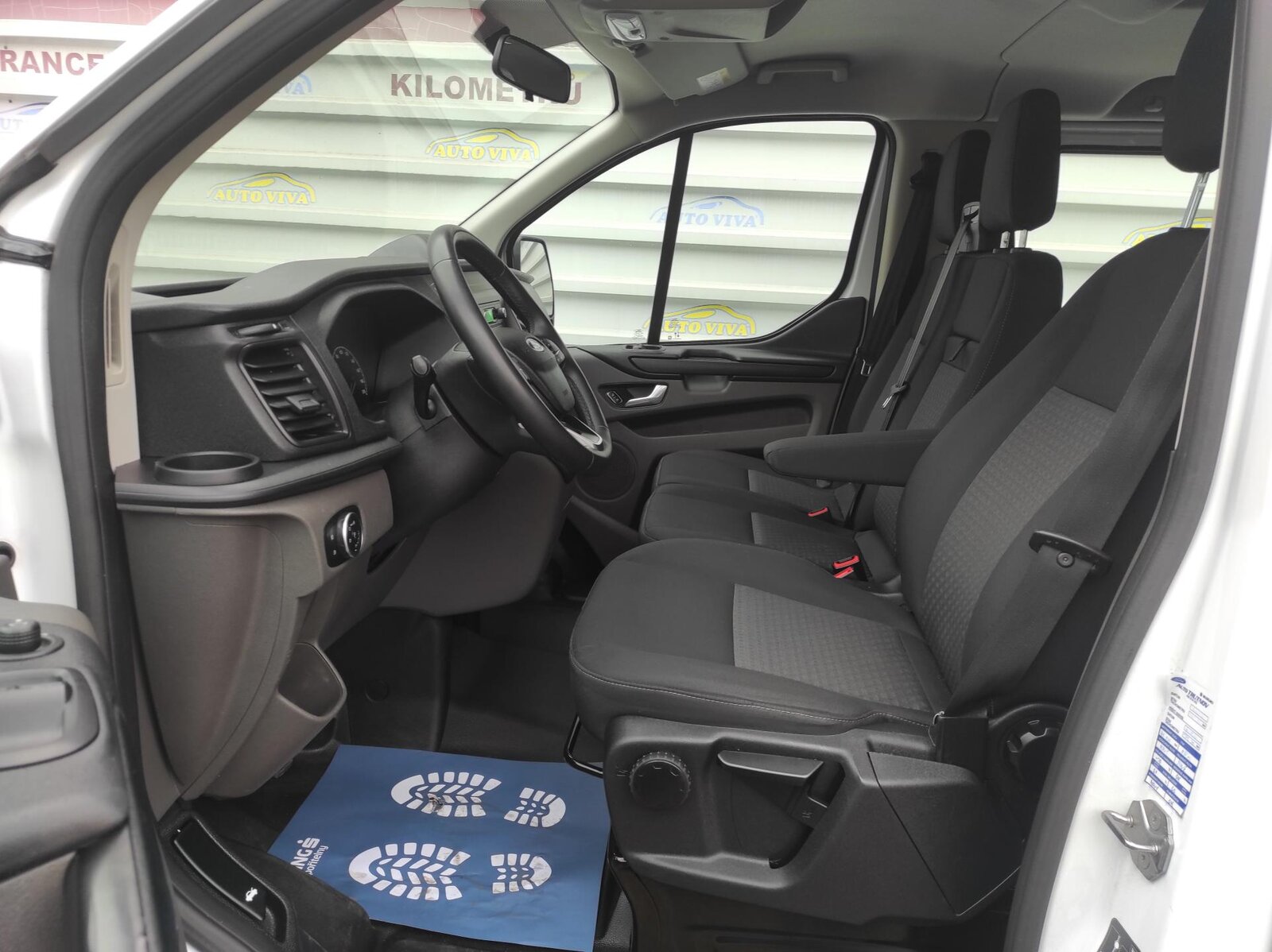 Ford Transit Custom 2 2.0 mhev 96 kW manual rok 2023, 102 500 km, Česko — foto 9 z 44