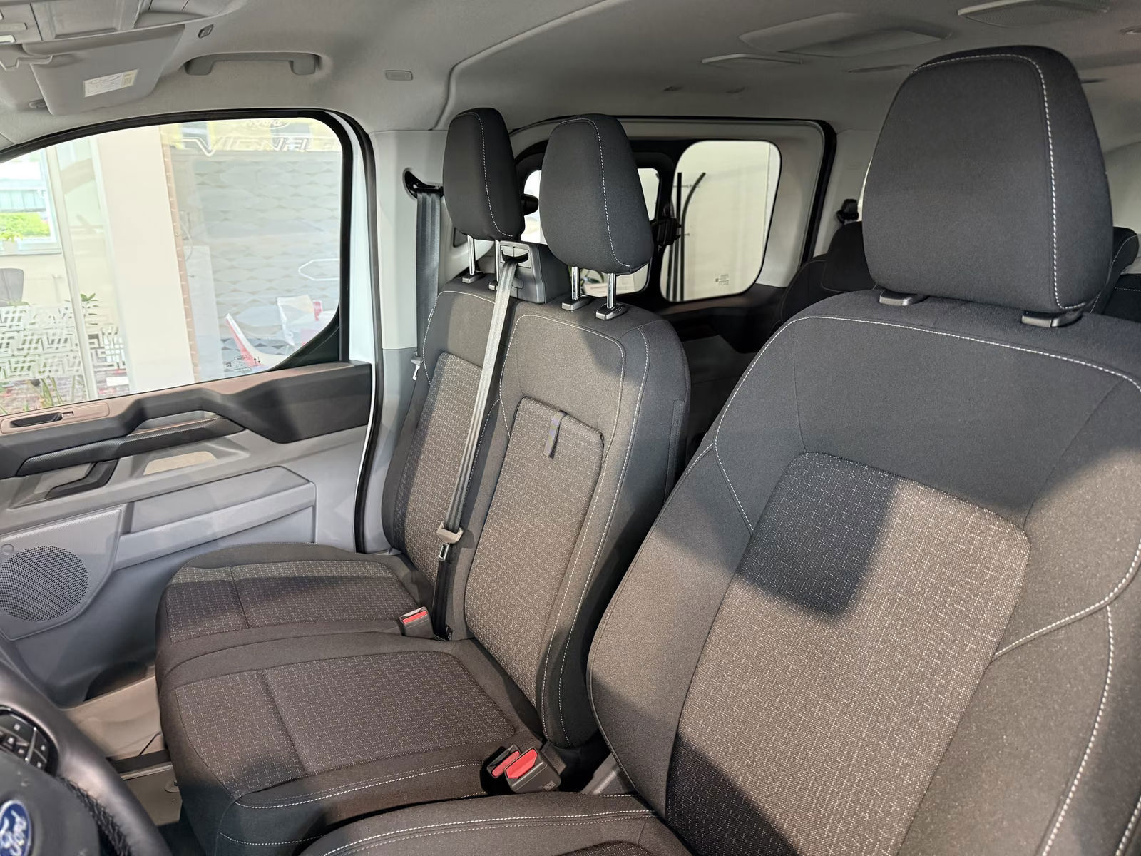 Ford E-Transit Custom 100 kW, 136 km, Polsko — foto 2 z 60