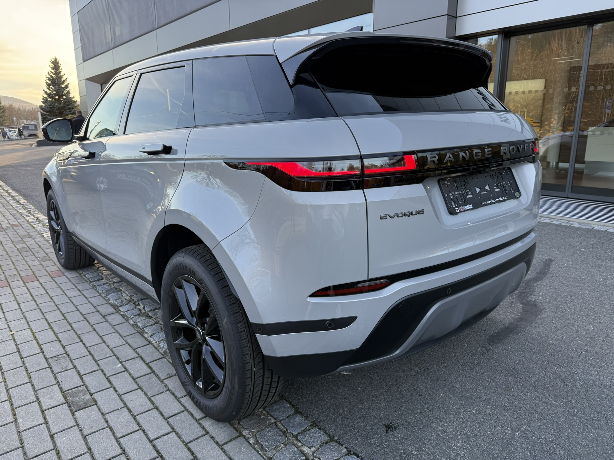 Rover Range Evoque 2,0 automat, 3 500 km, Česko — foto 9 z 30