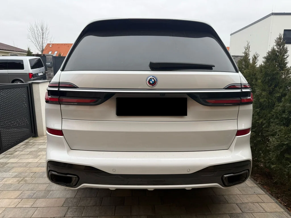 BMW x7 xDrive, Česko — foto 9 z 17