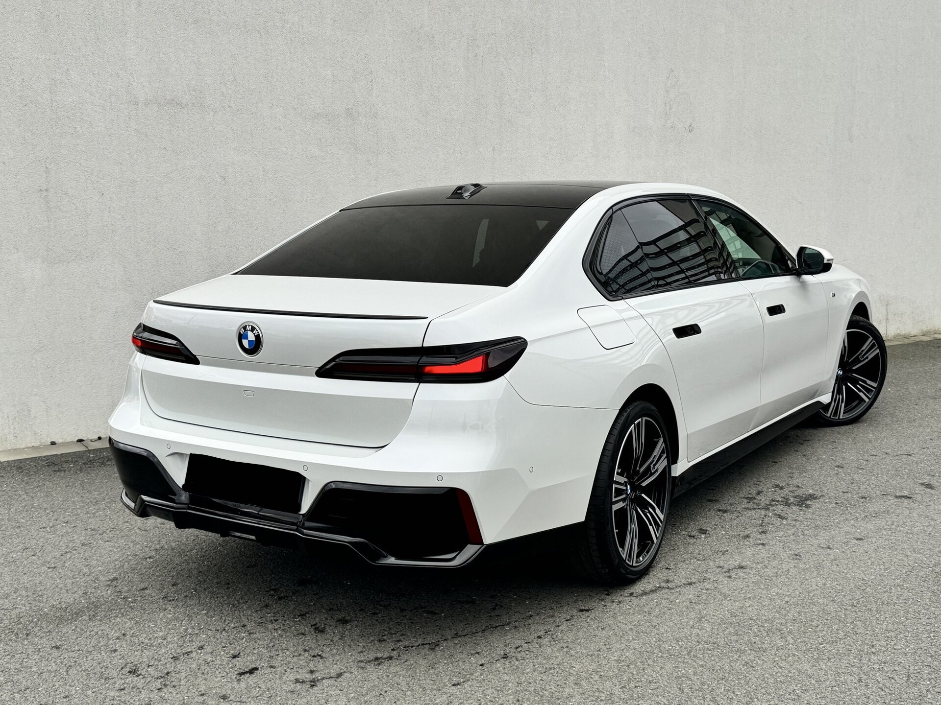 BMW 740d xDrive, Česko — foto 13 z 16