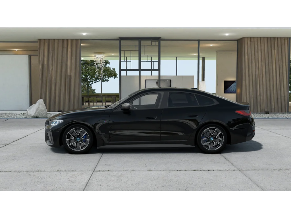BMW i4 xDrive, Česko — foto 9 z 27