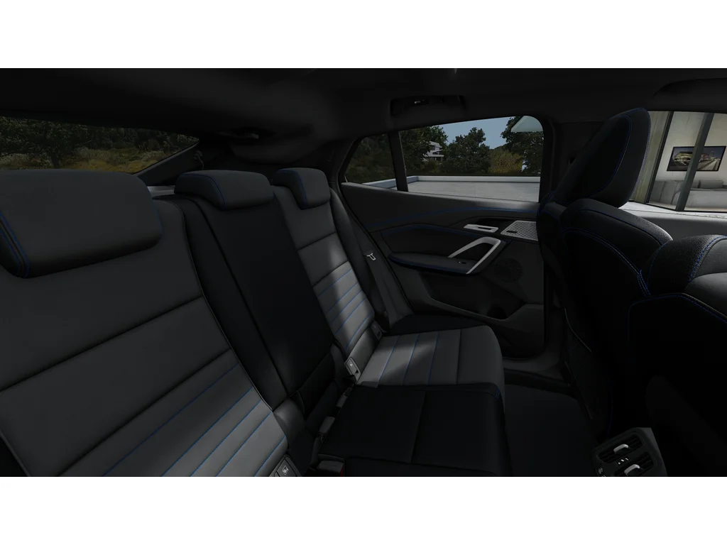 BMW ix2 xDrive, Česko — foto 16 z 26