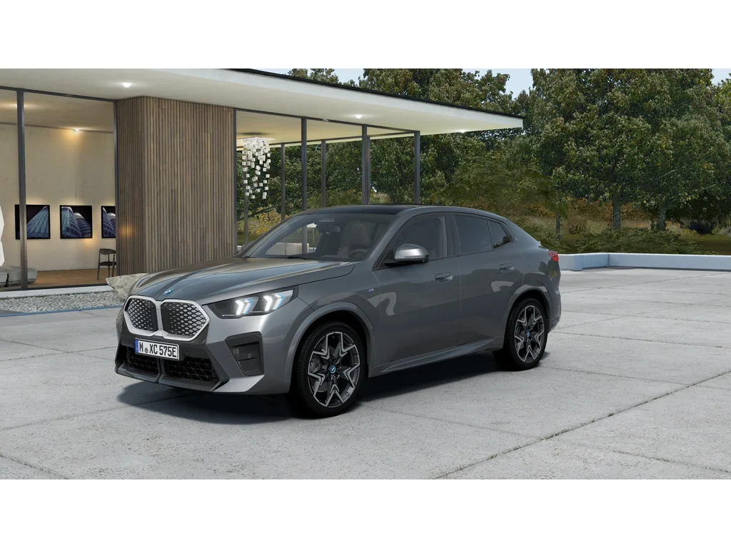 BMW ix2 xDrive, Česko — foto 8 z 26