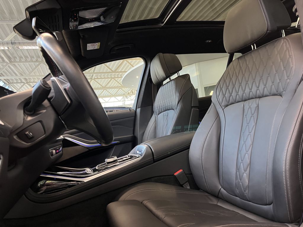 BMW x7 xDrive, 9 750 km, Česko — foto 10 z 34