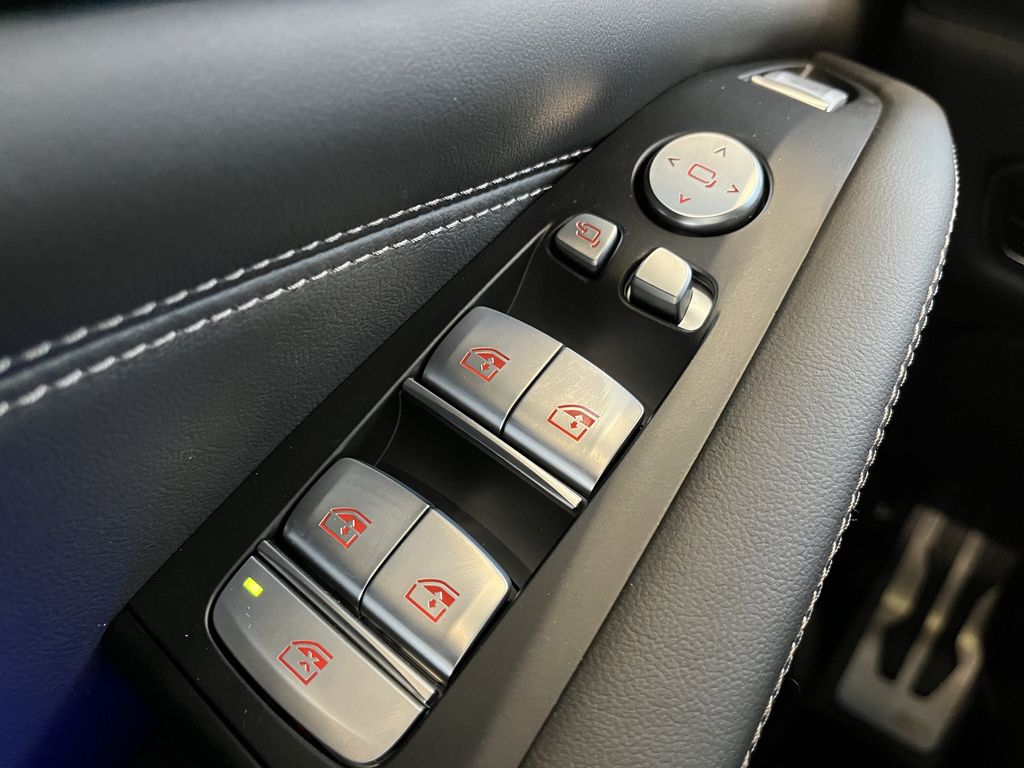 BMW x7 xDrive, 9 750 km, Česko — foto 16 z 34