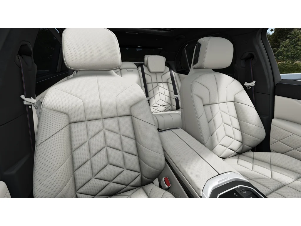 BMW 740d xDrive, Česko — foto 9 z 13
