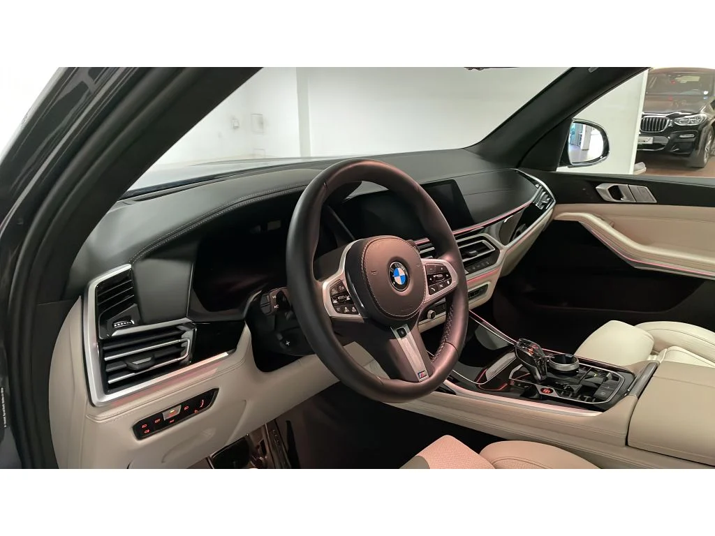 BMW x7 xDrive, Česko — foto 16 z 42