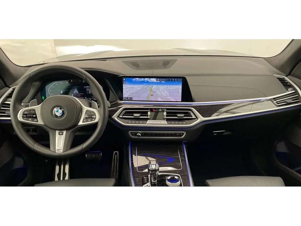 BMW x7 xDrive, Česko — foto 10 z 16