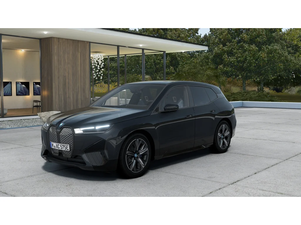 BMW Ix 40 xDrive, Česko — foto 3 z 13